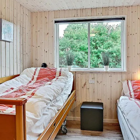 Feriehus 16 Person In Dronningm Lle