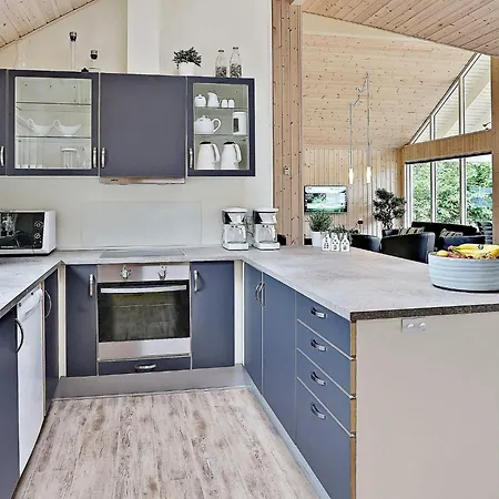 Feriehus 5 Star Holiday Home In Dronningmolle Gilleleje