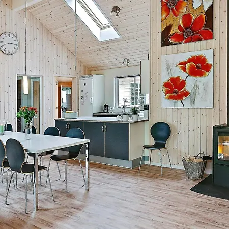 5 Star Holiday Home In Dronningmolle * Gilleleje